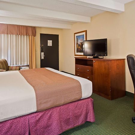 Best Western Montis Inn Saint Robert Exterior photo