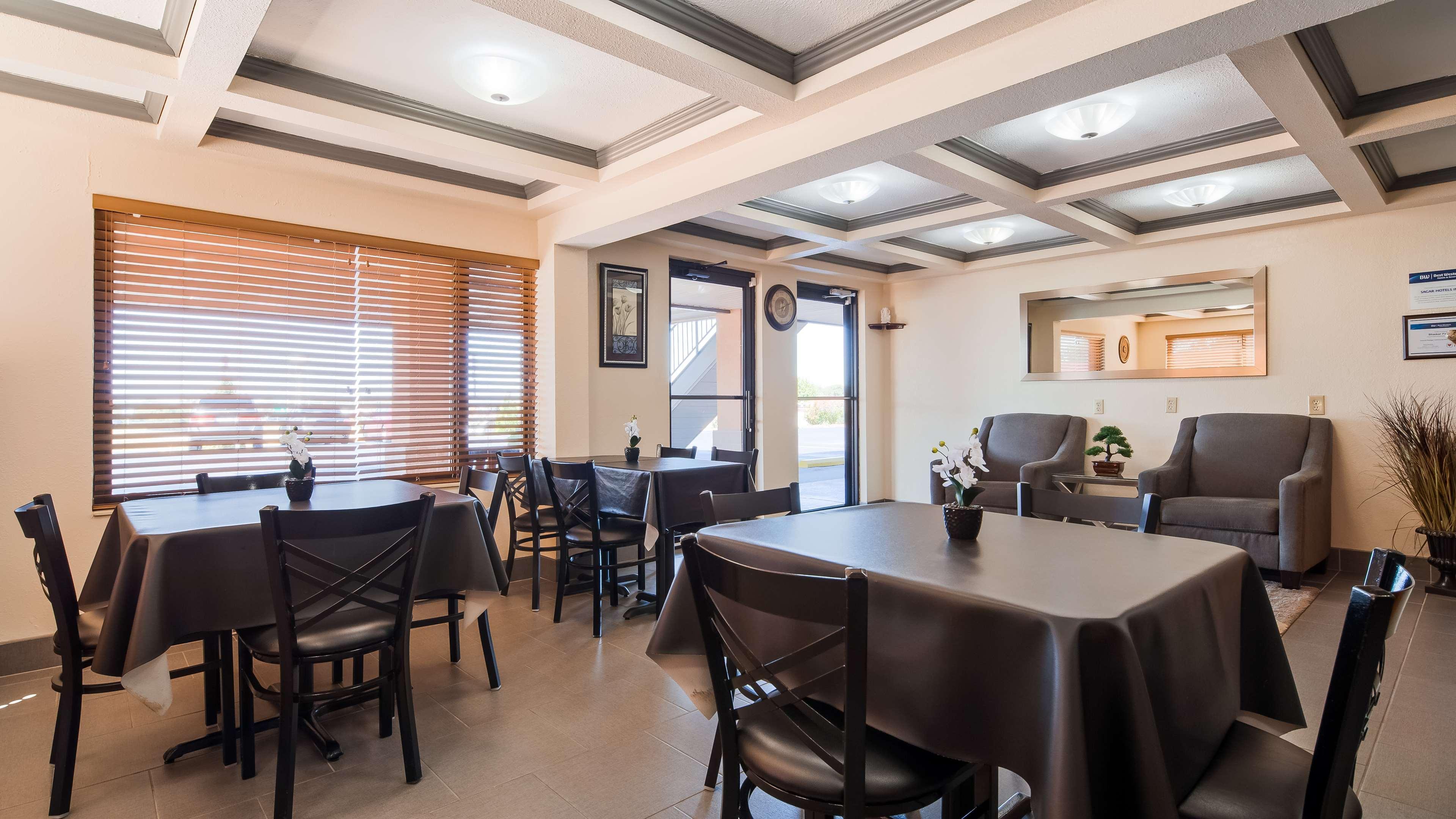 Best Western Montis Inn Saint Robert Exterior photo