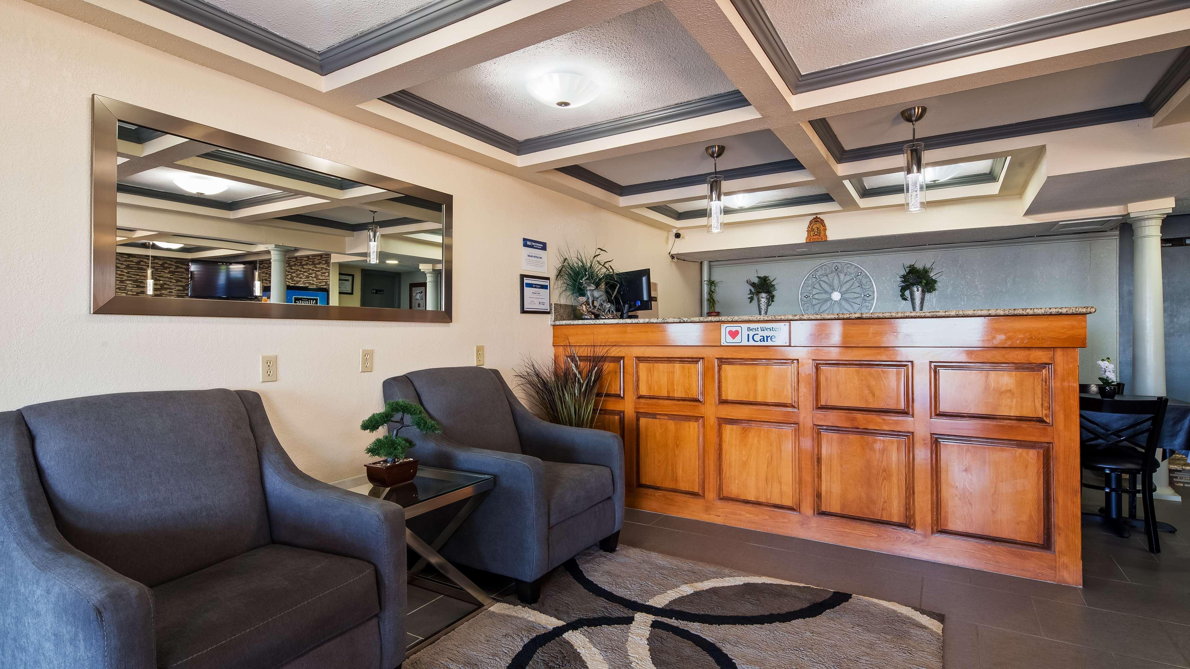 Best Western Montis Inn Saint Robert Exterior photo