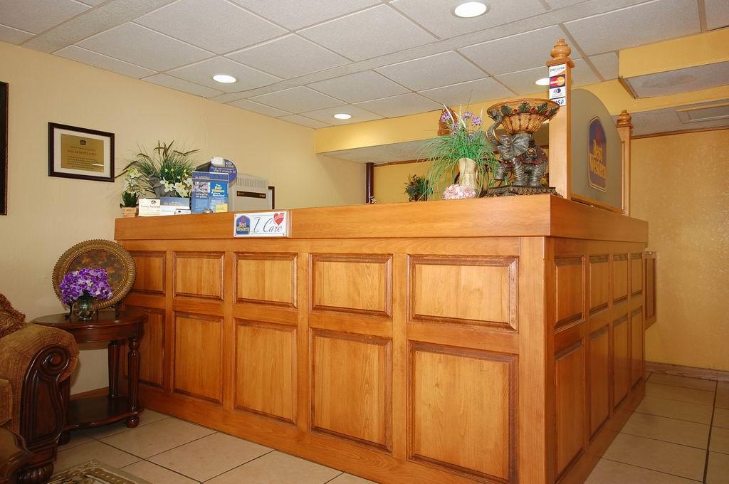 Best Western Montis Inn Saint Robert Exterior photo