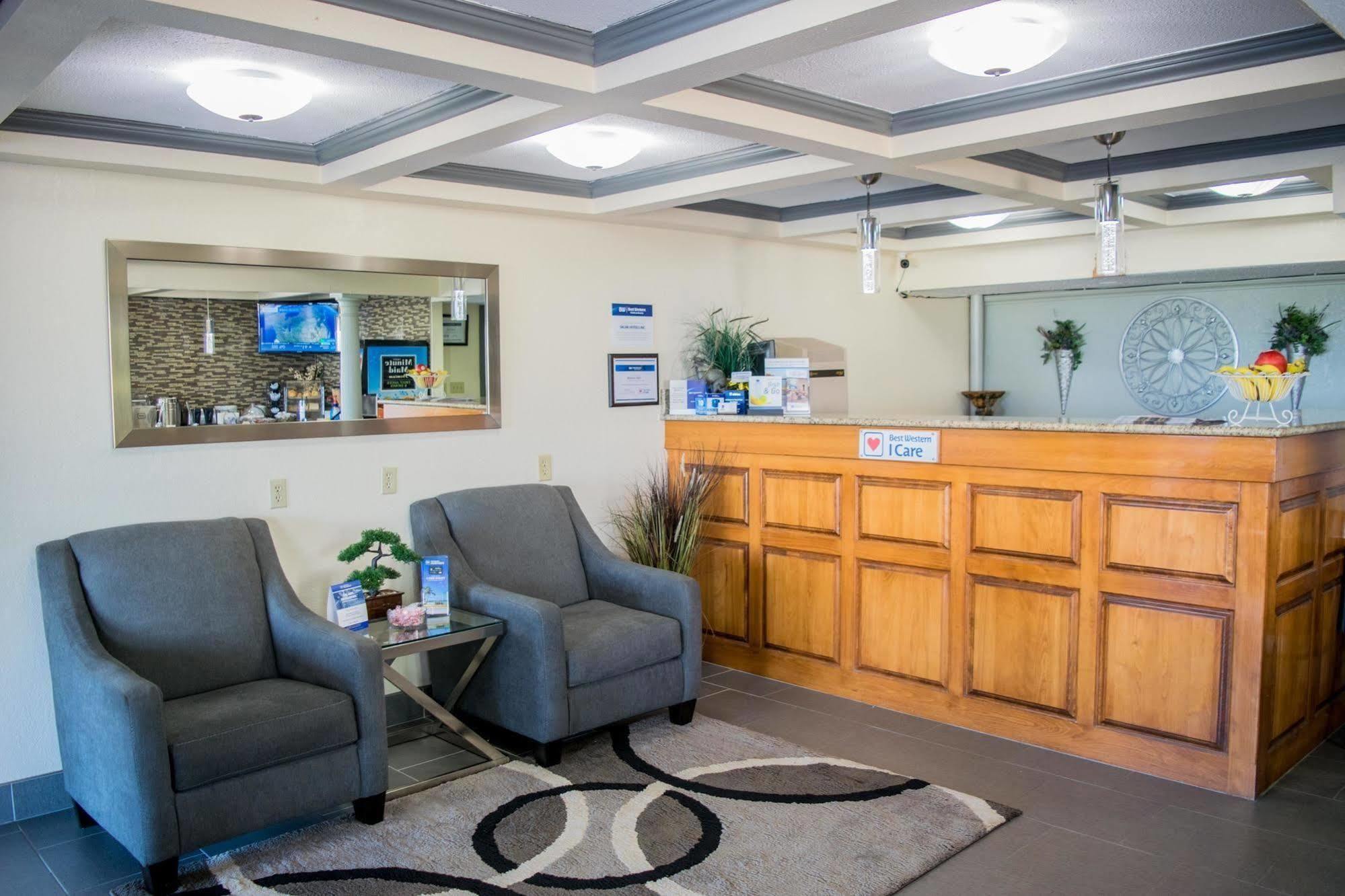 Best Western Montis Inn Saint Robert Exterior photo