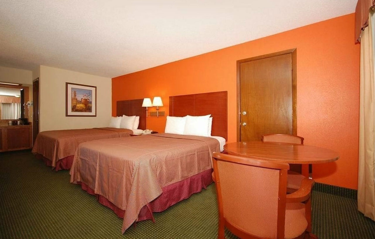 Best Western Montis Inn Saint Robert Exterior photo